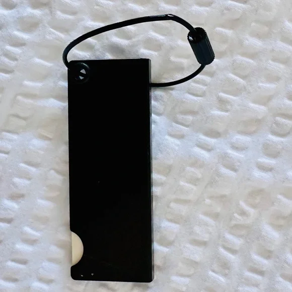 MoMA Luggage Tag - Picture 3 of 5